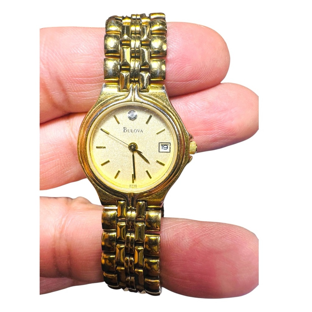 Vintage Bulova Women's Quartz Diamond Accent Gold Tone Ladies Analog Watch